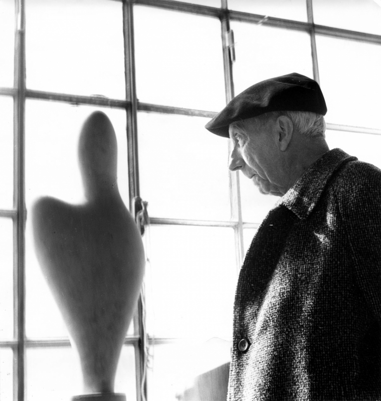 Jean Arp nello studio di Remo Rossi, Locarno 1965 ca.